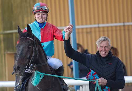 Åge Mathisen og Tonje Sørvang. Foto Svensk Galopp Åge Mathisen og Tonje Sørvang. Foto Svensk Galopp